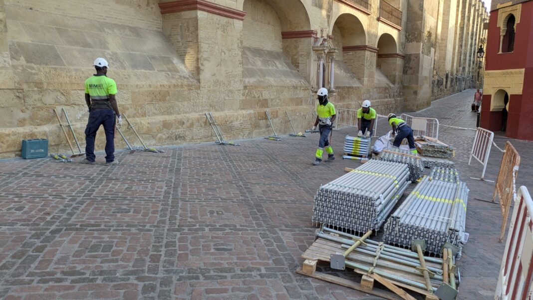 La Mezquita-Catedral de Córdoba restaura su fachada sur por cerca de 30.000 euros