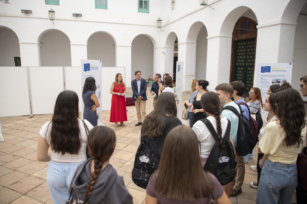 La Diputación de Córdoba acoge una muestra por el 40 aniversario de la adhesión de España a la UE